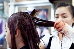 Thợ làm tóc đối mặt với những nguy cơ nhiễm bệnh gì?
