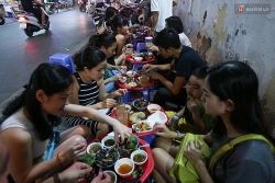 Ốc luộc, món ăn đường phố dân dã và vấn đề văn hóa