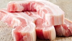 Giá thịt lợn có dấu hiệu giảm, Hà Nội vẫn lo không đủ ăn Tết