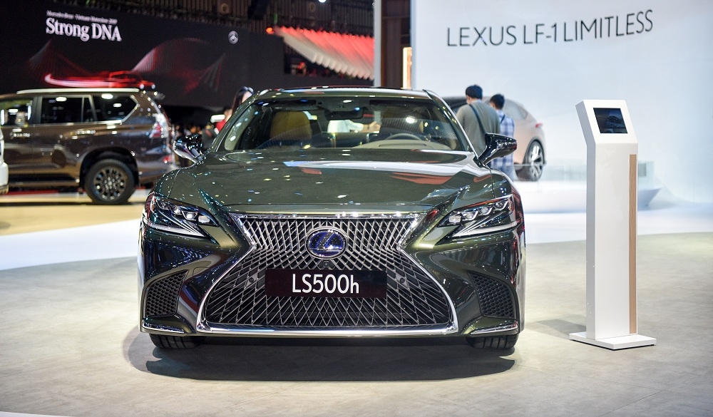 lexus viet nam gioi thieu es va ls phien ban moi