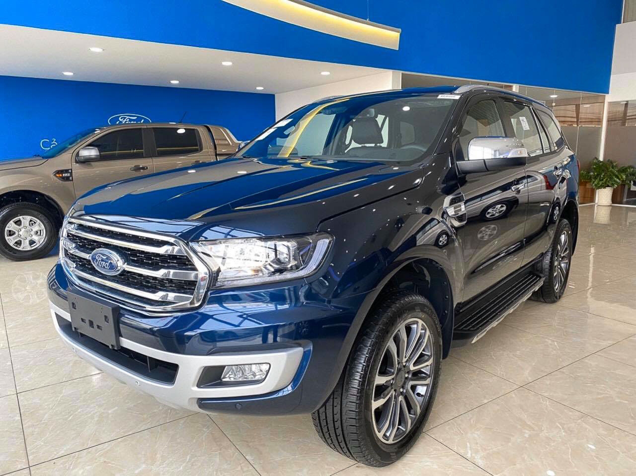 ford everest 2020 phien ban nang cap ve viet nam