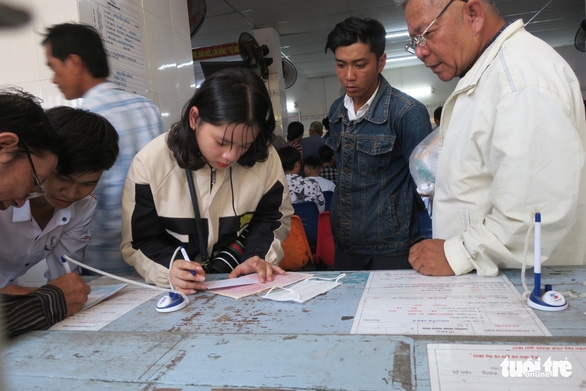 hang tram nguoi dan do xo di lam chung minh thu nhan dan trong ngay nghi tet