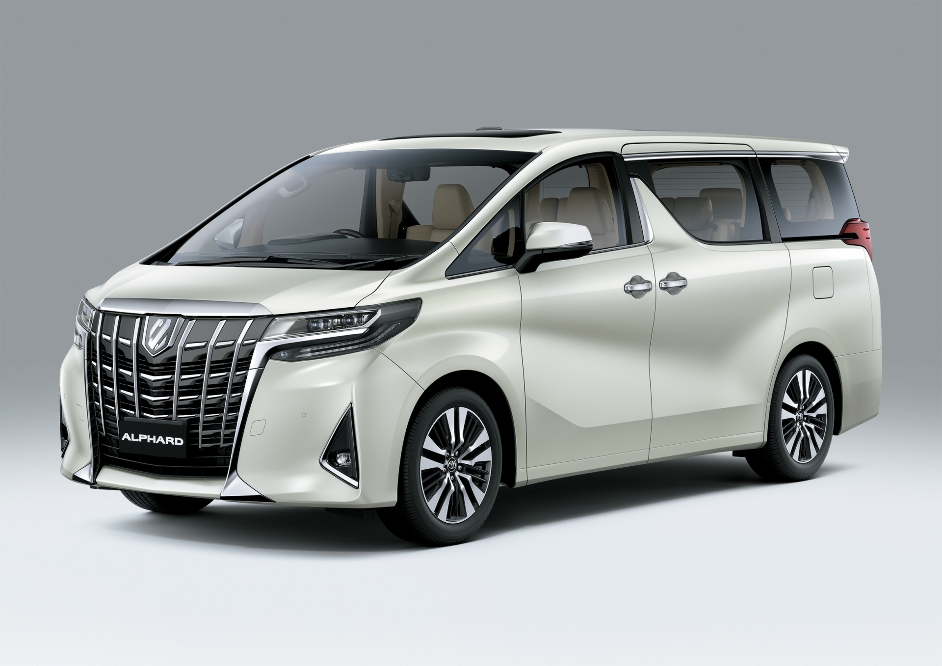 Toyota Alphard bản nâng cấp giá hơn 4,2 tỷ đồng tại Việt Nam