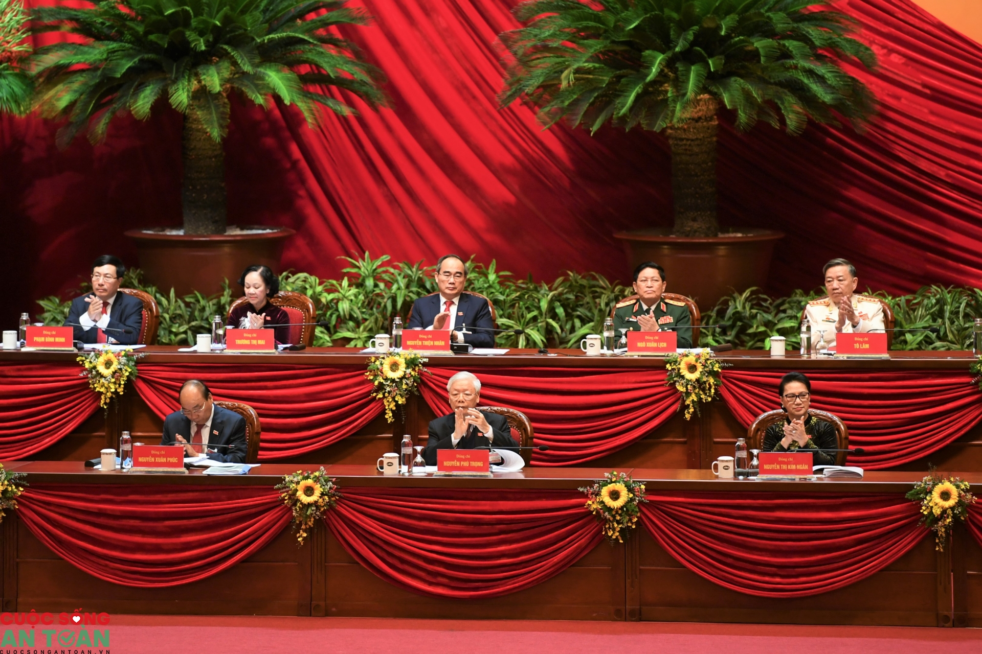 Ngày 29/1: Đại hội XIII của Đảng tiếp tục xem xét về công tác nhân sự