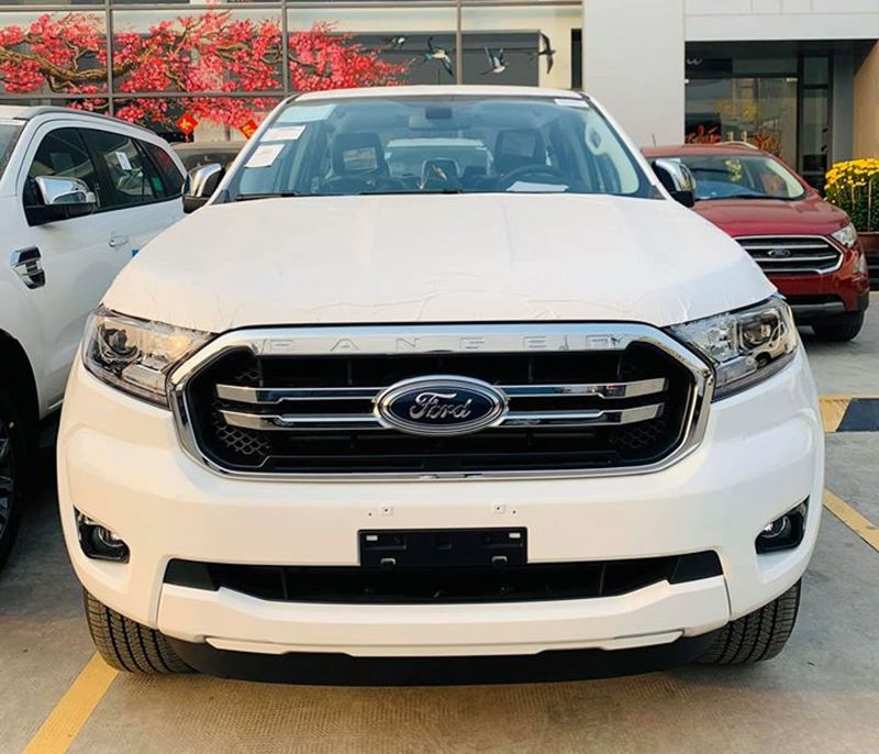 can canh ford ranger limited 2020 gia 800 trieu vua ve dai ly