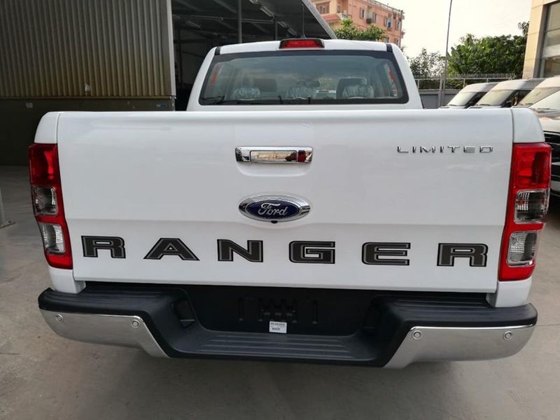 can canh ford ranger limited 2020 gia 800 trieu vua ve dai ly