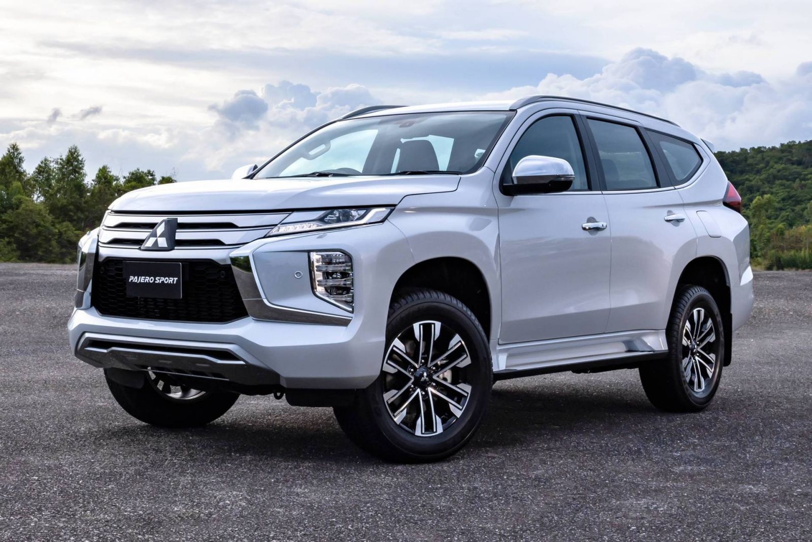 mitsubishi pajero sport 2020 lo dien o viet nam