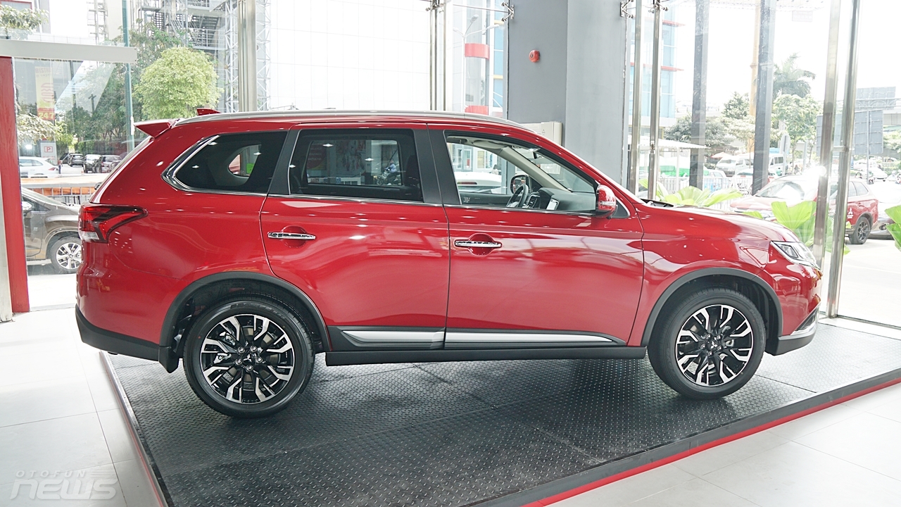 mitsubishi outlander 2020 ra mat tai viet nam voi gia 825 trieu dong