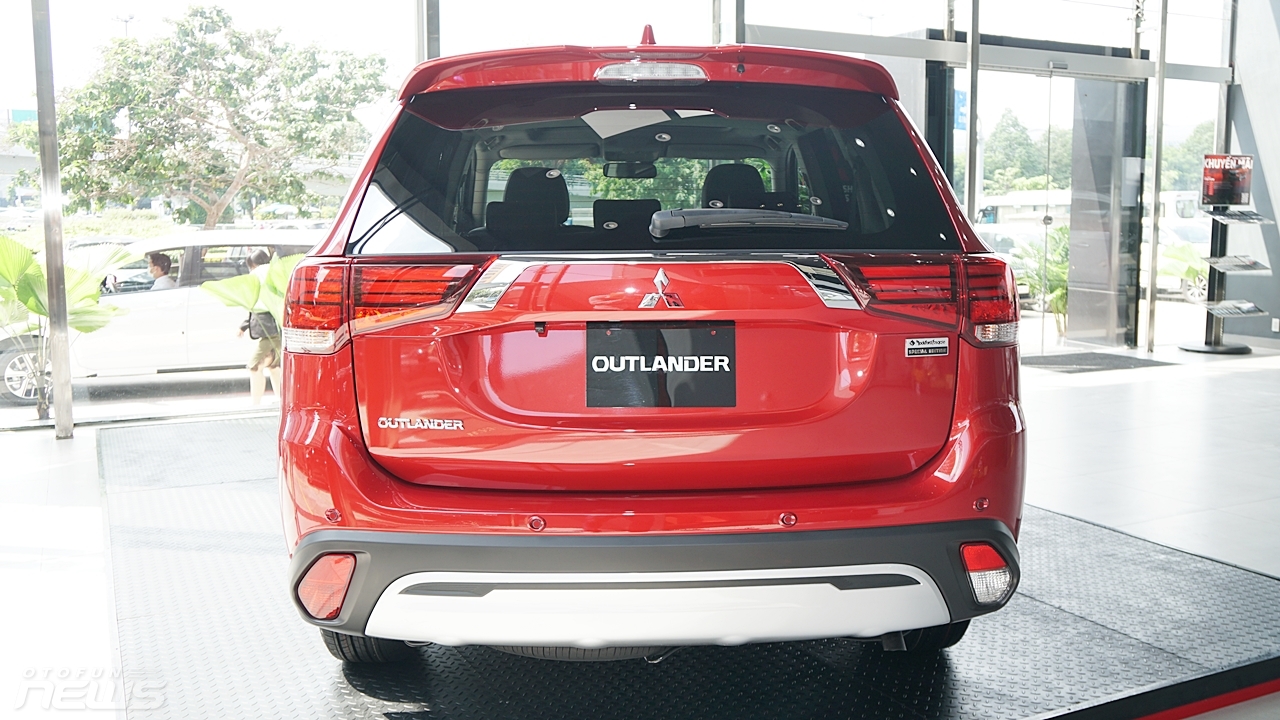 mitsubishi outlander 2020 ra mat tai viet nam voi gia 825 trieu dong