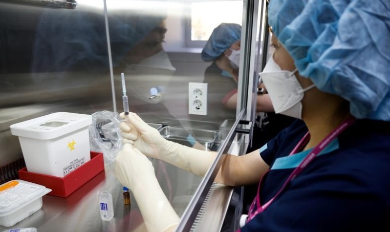 Những ai được ưu tiên tiêm trước vaccine Covid-19 ở Việt Nam?