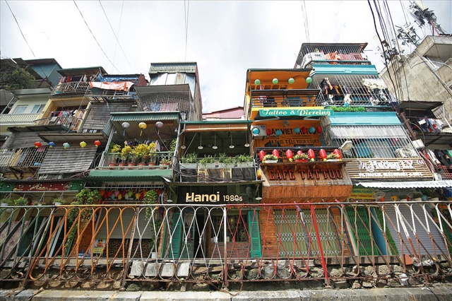 pho ca phe duong tau vang ve sau mot ngay bi giai tan