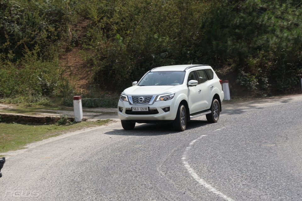 nissan terra phien ban cao cap giam gia den 200 trieu dong