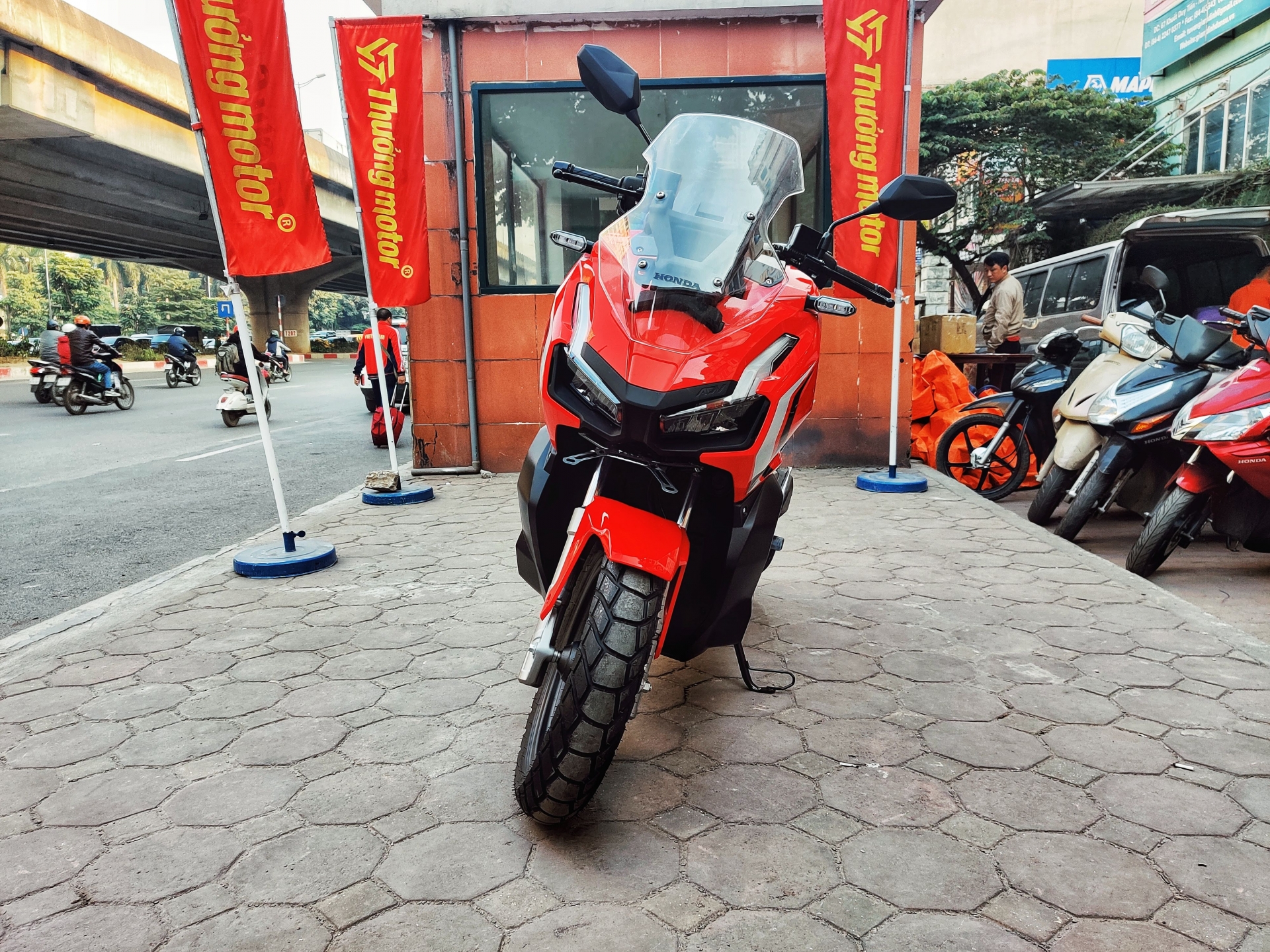 chi tiet xe ga dia hinh honda adv 150 tai viet nam