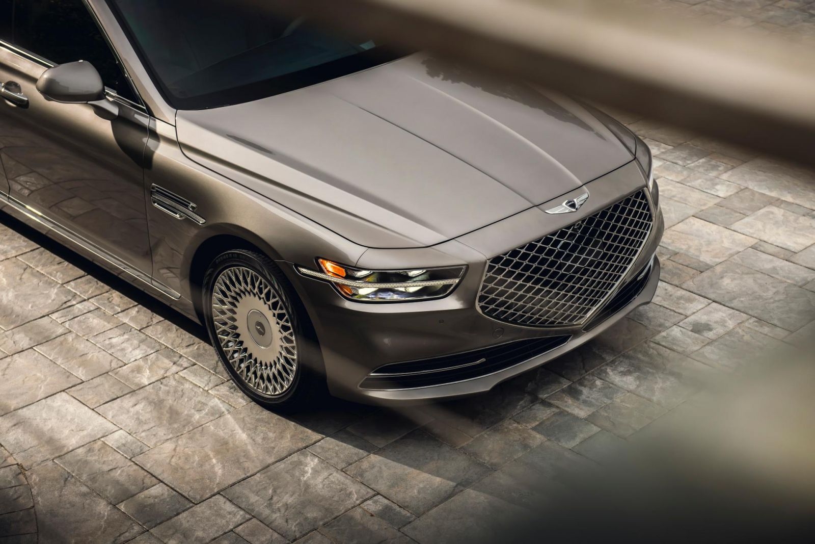 genesis g90 2020 so huu hang loat cai tien dang gia