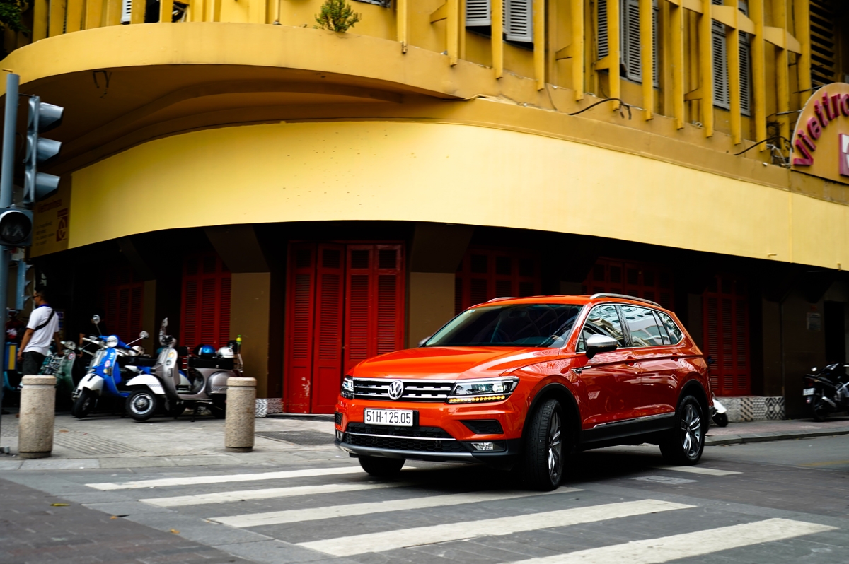 volkswagen ho tro phi truoc ba khi mua tiguan allspace highline