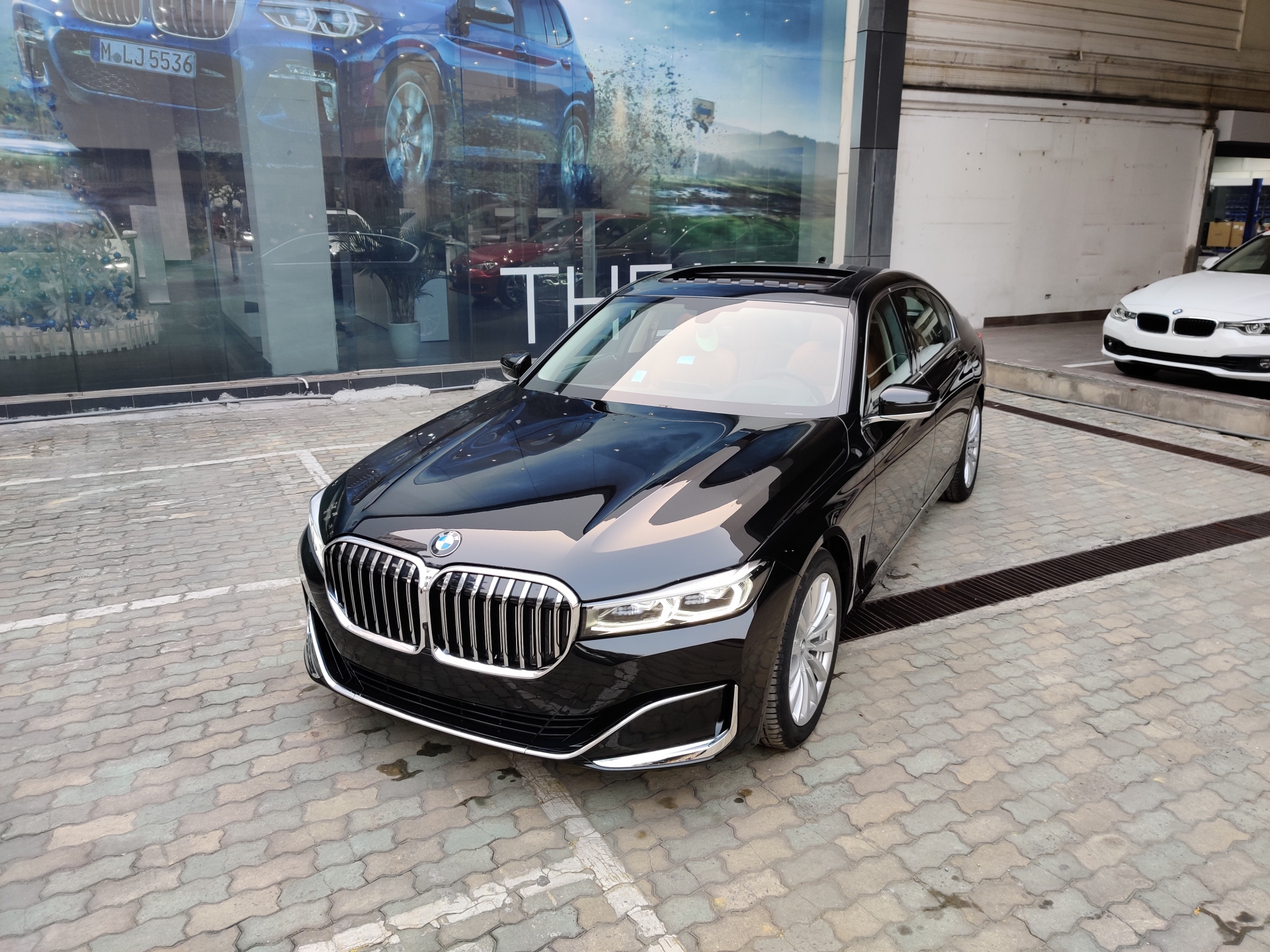 bmw 740li phien ban moi gia 56 ty dong tai viet nam