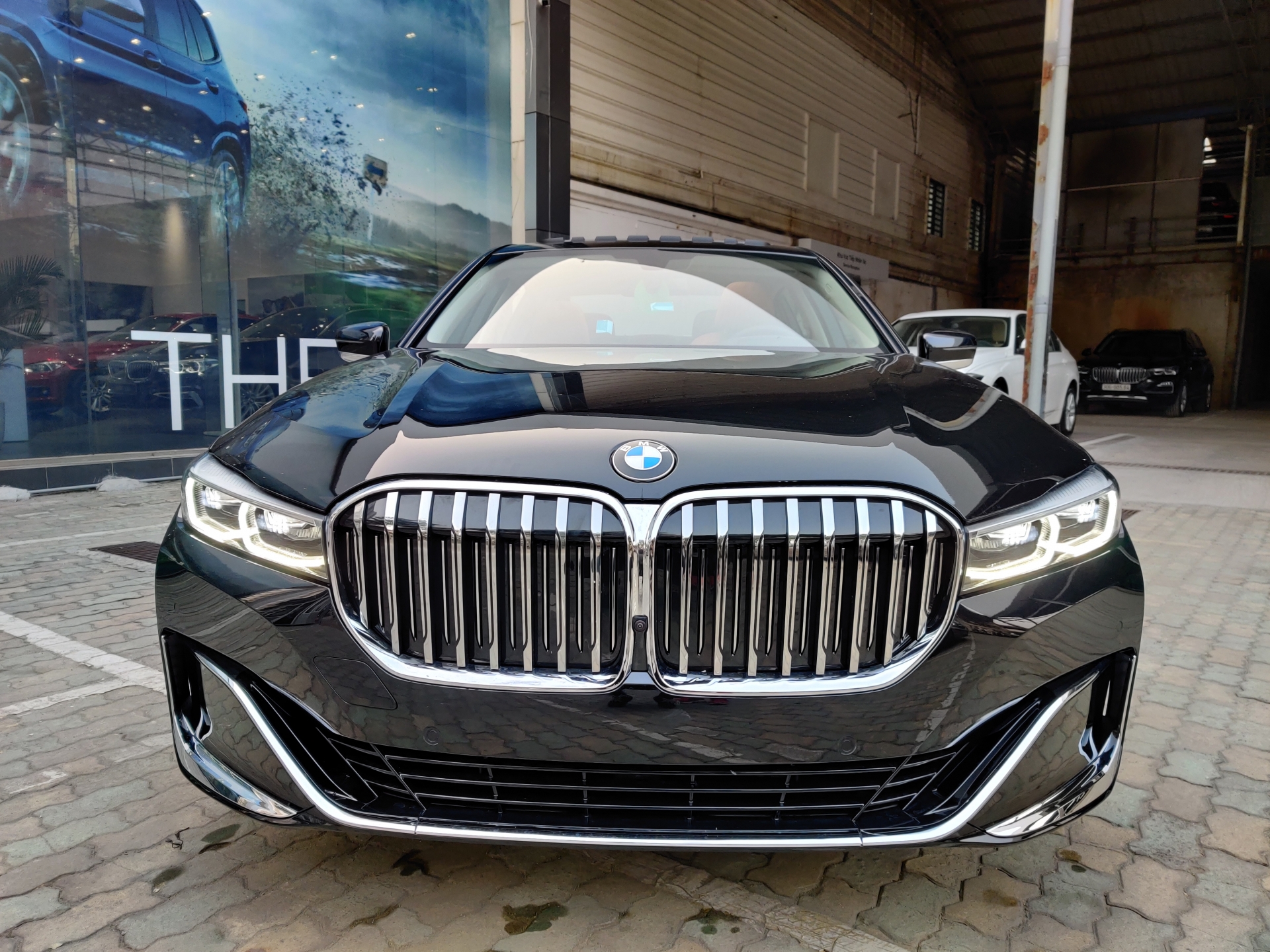 bmw 740li phien ban moi gia 56 ty dong tai viet nam