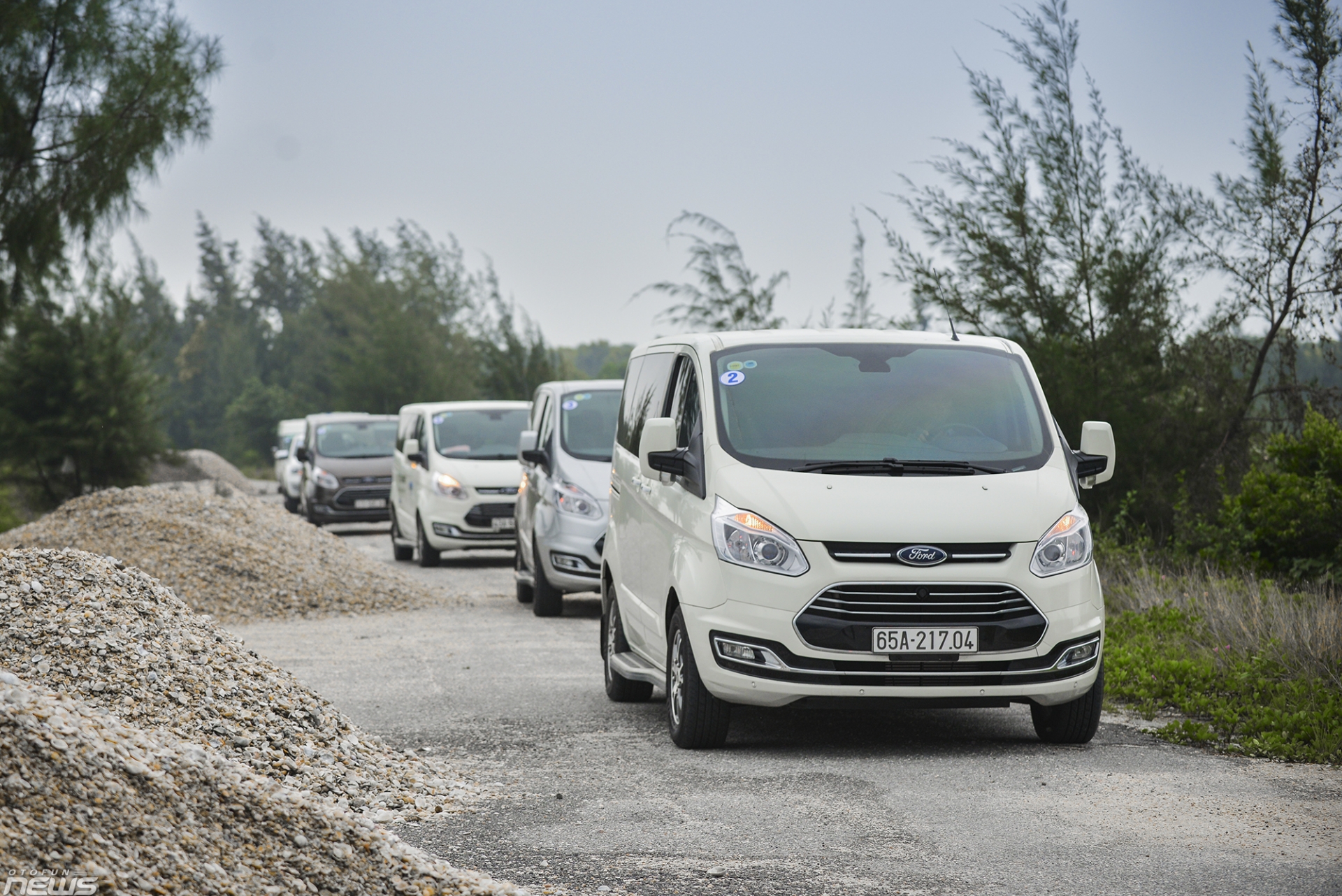 ford tourneo phu hop nhat de phuc vu khach vip