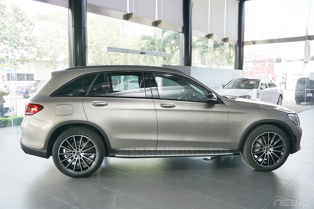 anh thuc te mercedes benz glc 300 2020 dau tien tai viet nam