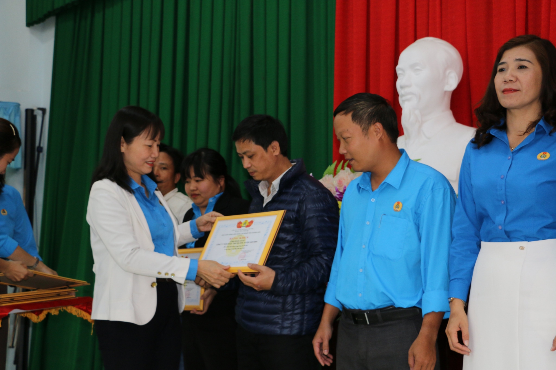 Vạn Ninh: Hoàn thành 1 công trình sản phẩm cấp huyện và 32 công trình cấp cơ sở