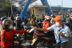 9.000 khẩu trang miễn phí đến tay người lao động KCN Hòa Khánh, Đà Nẵng
