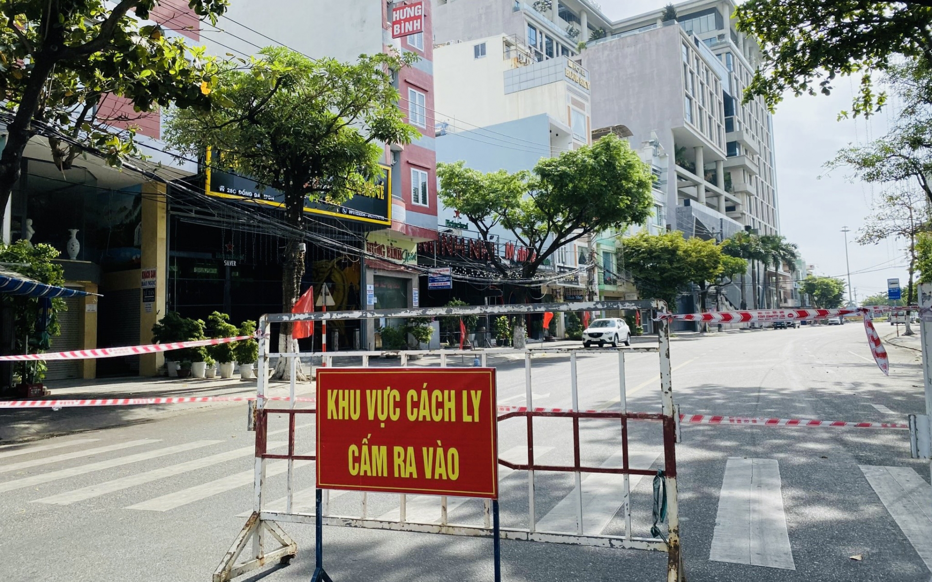 Đà Nẵng phong tỏa chung cư 12T3 và khu dân cư xung quanh vũ trường lớn nhất Đà Nẵng