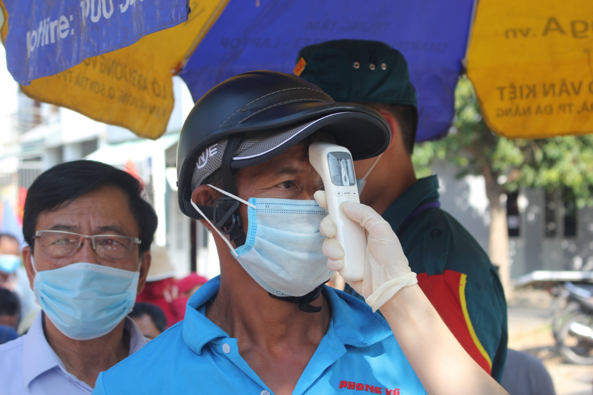 Ngư dân Đà Nẵng gửi gắm niềm tin và hy vọng trong từng lá phiếu