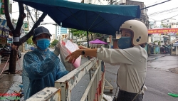 Những "người vận chuyển" dễ thương trong khu cách ly tại Đà Nẵng