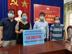 Ấm áp những phần quà trao tặng các khu cách ly phòng chống dịch Covid-19 tại Quảng Nam