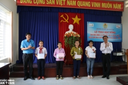 Niềm vui cho con đoàn viên công đoàn vượt khó học giỏi ở tỉnh Khánh Hòa
