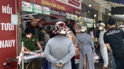 Bất chấp khuyến cáo, người dân Đà Nẵng ồ ạt đi dự trữ lương thực