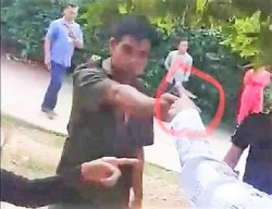 Phó công an xã Tiên Lãnh chĩa súng thẳng mặt công dân