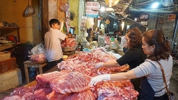 Giá thịt lợn tăng cao, dự đoán thiếu 200.000 tấn trong thời gian tới