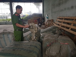 137 kiện hàng hóa có xuất xứ Trung Quốc bị phát hiện khi đi vào Đà Nẵng