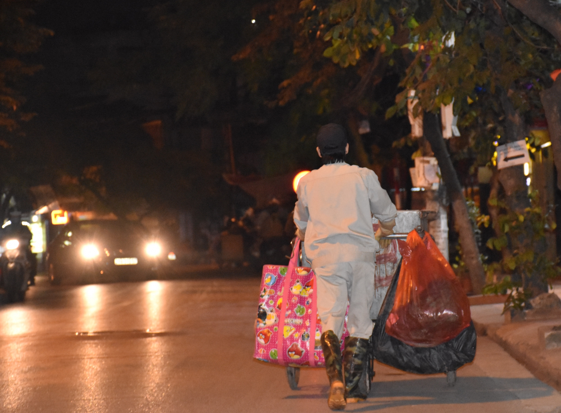 nhung nguoi giu pho sach se trong dem ngay ca khi gio mua dong bac tran ve