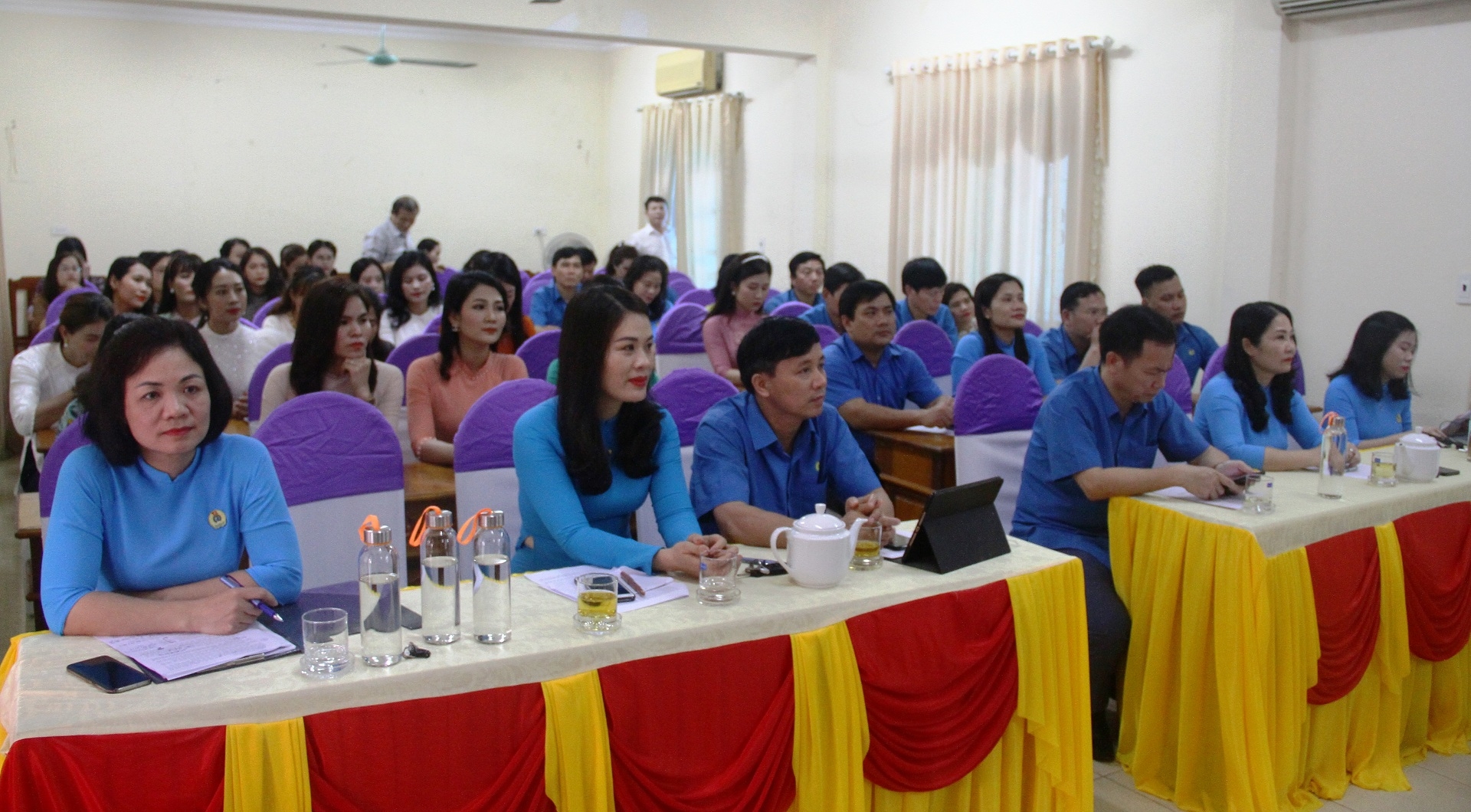LĐLĐ tỉnh Hà Tĩnh gặp mặt và khen thưởng các thí sinh đạt giải tại các cuộc thi