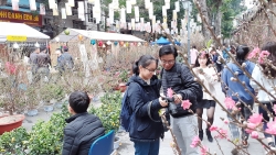 Có gì ở hội chợ làng nghề truyền thống năm 2020 tại phố bích họa Phùng Hưng?