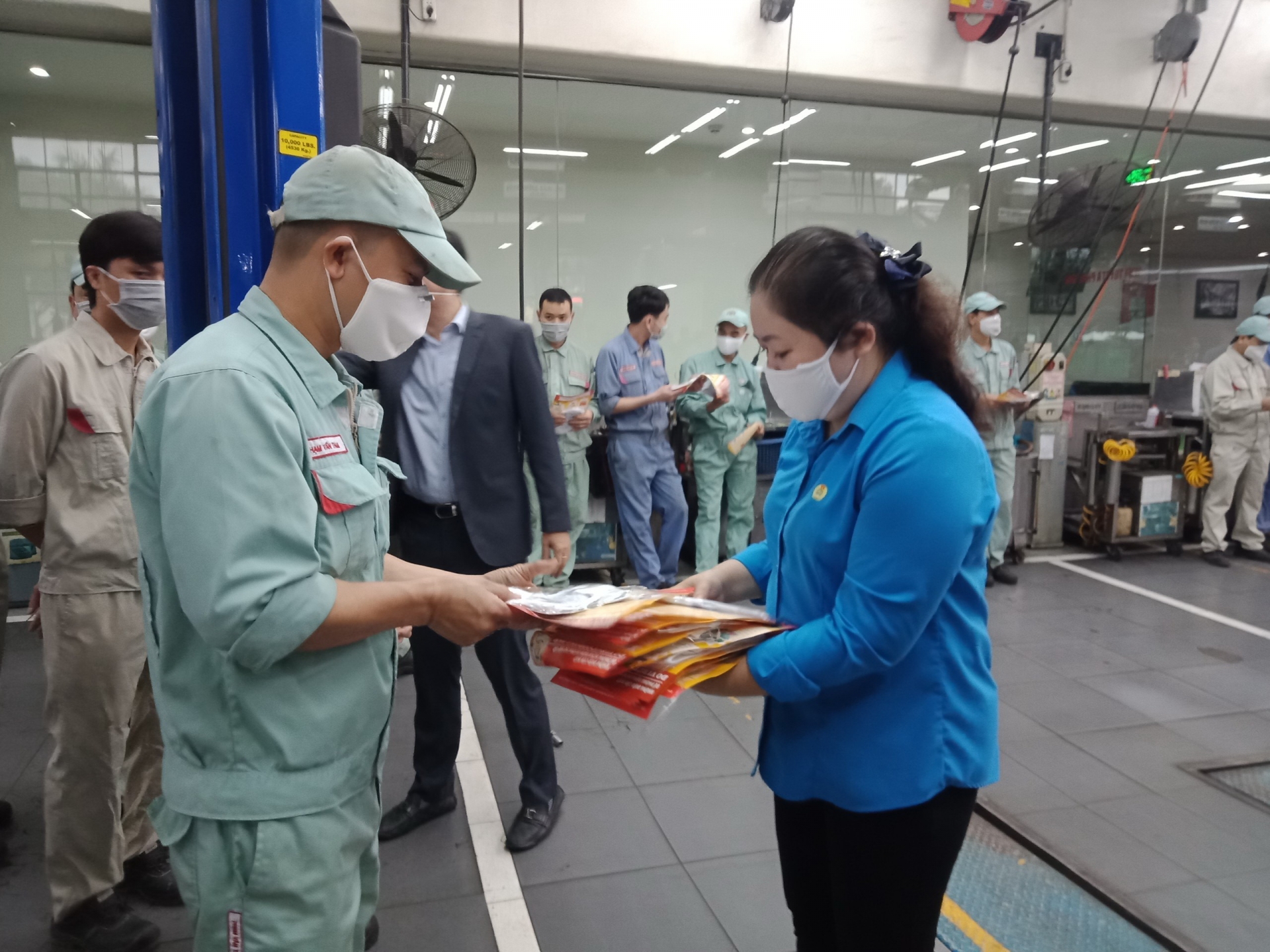 Hà Nội: Thêm một công nhân Nhà máy Z153 nhiễm Covid-19