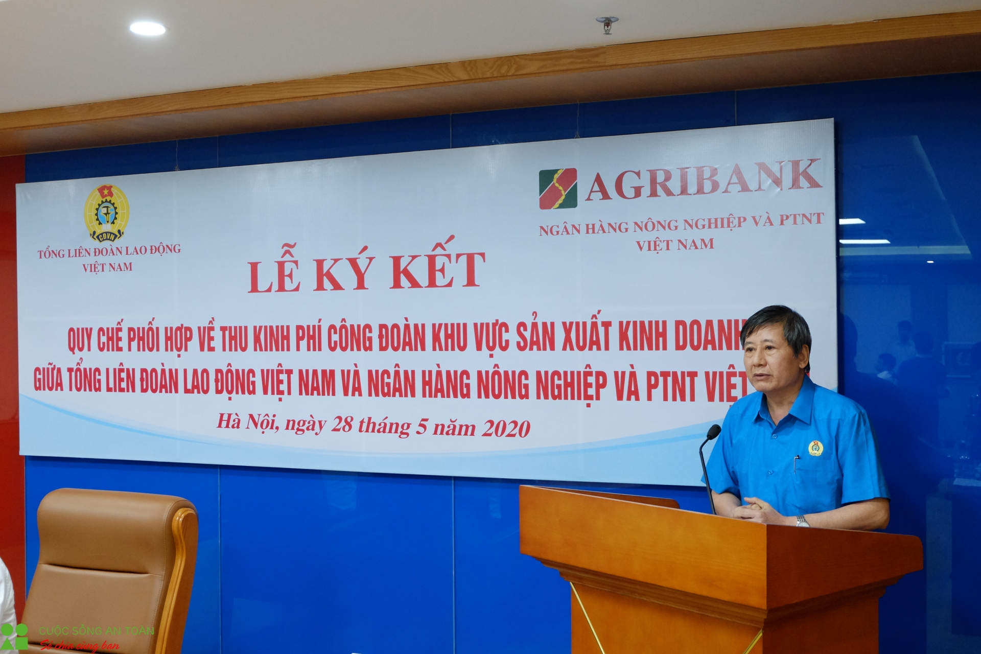 tong lien doan lao dong viet nam va agribank ky quy che phoi hop