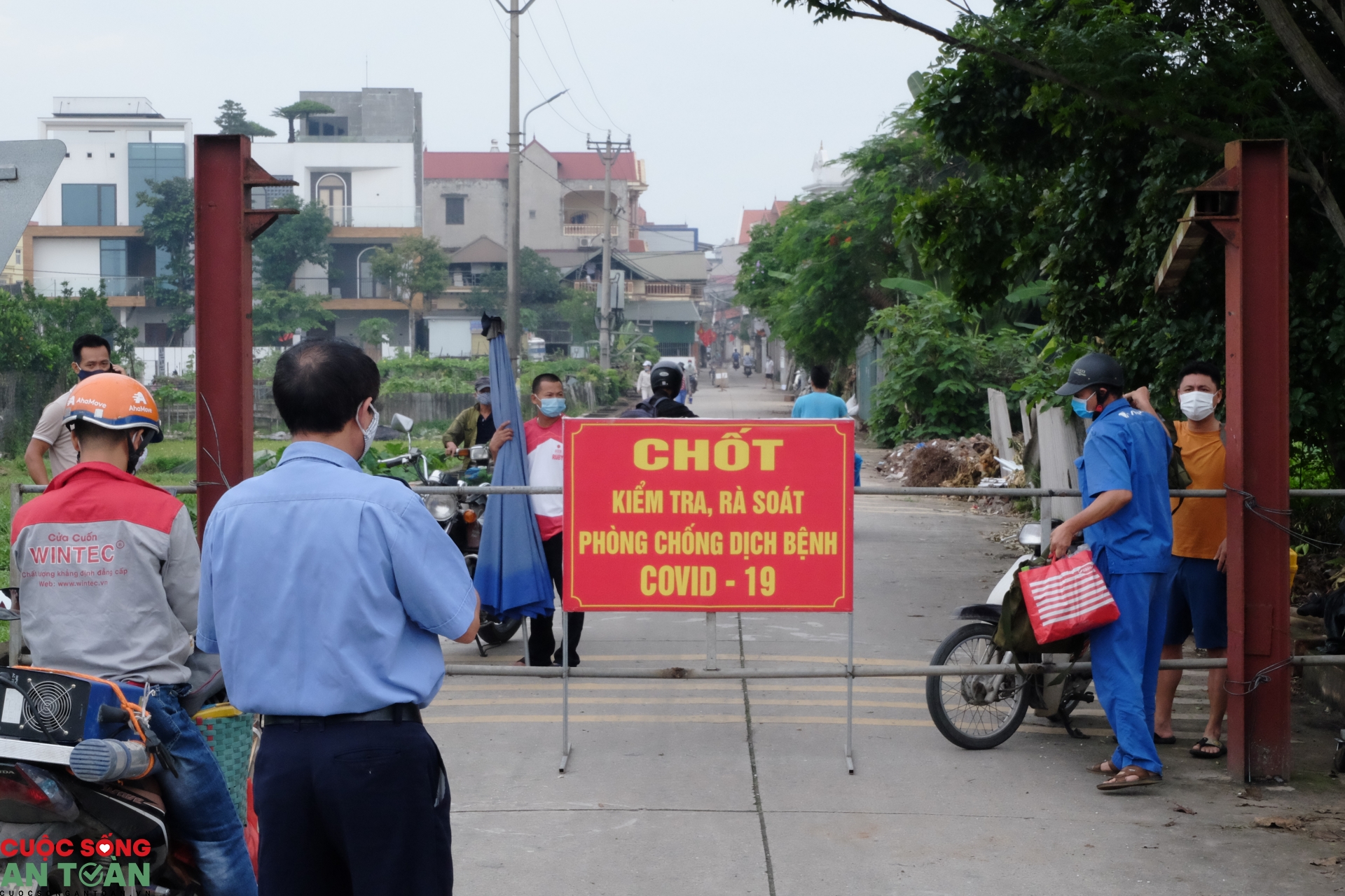 Đông Anh, Hà Nội: Lập nhiều chốt kiểm soát do liên quan ca bệnh Covid-19