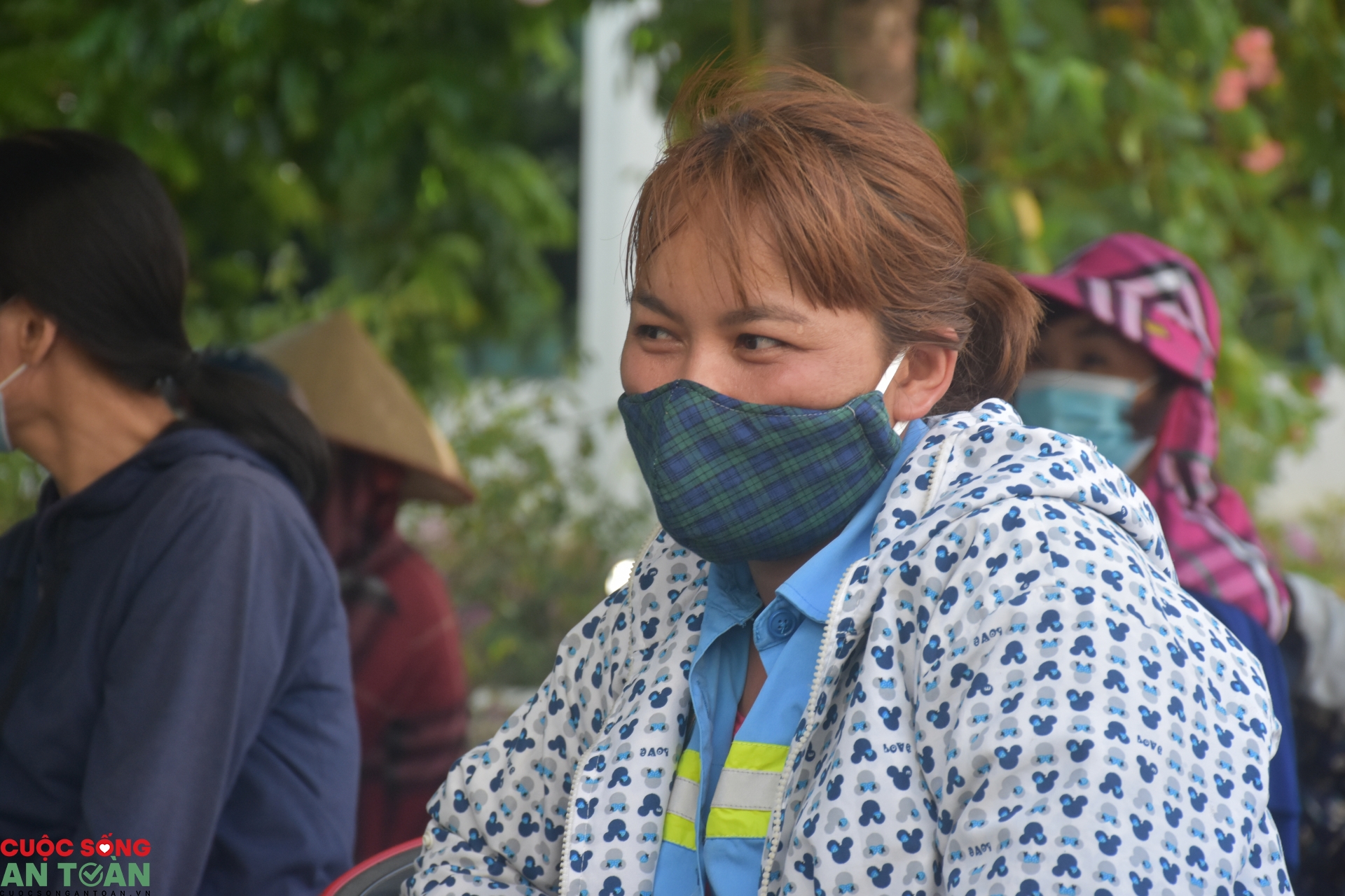 Công nhân vệ sinh môi trường: Nụ cười trở lại khi công ty trả hết nợ lương