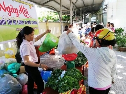 Đà Nẵng: Thu đổi túi nilon và quản lý trật tự vỉa hè để bảo vệ môi trường