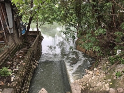 khung hoang vi o nhiem rac thai nguoi gia khan troi cho su binh an cua nhung dua tre