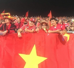 Trần Phúc Đạt: Cổ động viên "thần tài" của bóng đá Việt Nam, cứ xem là thắng