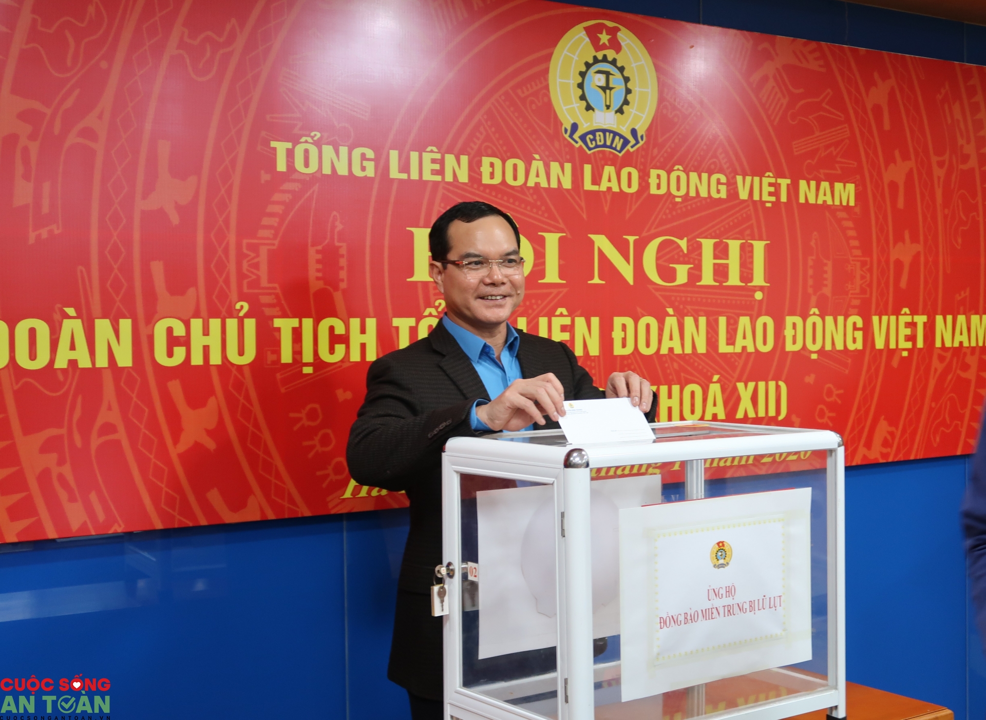Tổng LĐLĐ Việt Nam ban hành Kế hoạch Vận động, ủng hộ đồng bào bị thiên tai