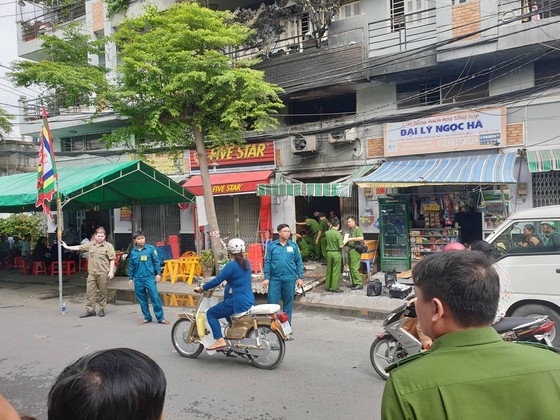 vu chay nha trong dem khien 3 nguoi thiet mang dang kham nghiem hien truong