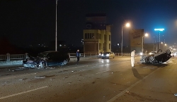 Tai nạn liên hoàn trên cầu Vĩnh Tuy lúc nửa đêm