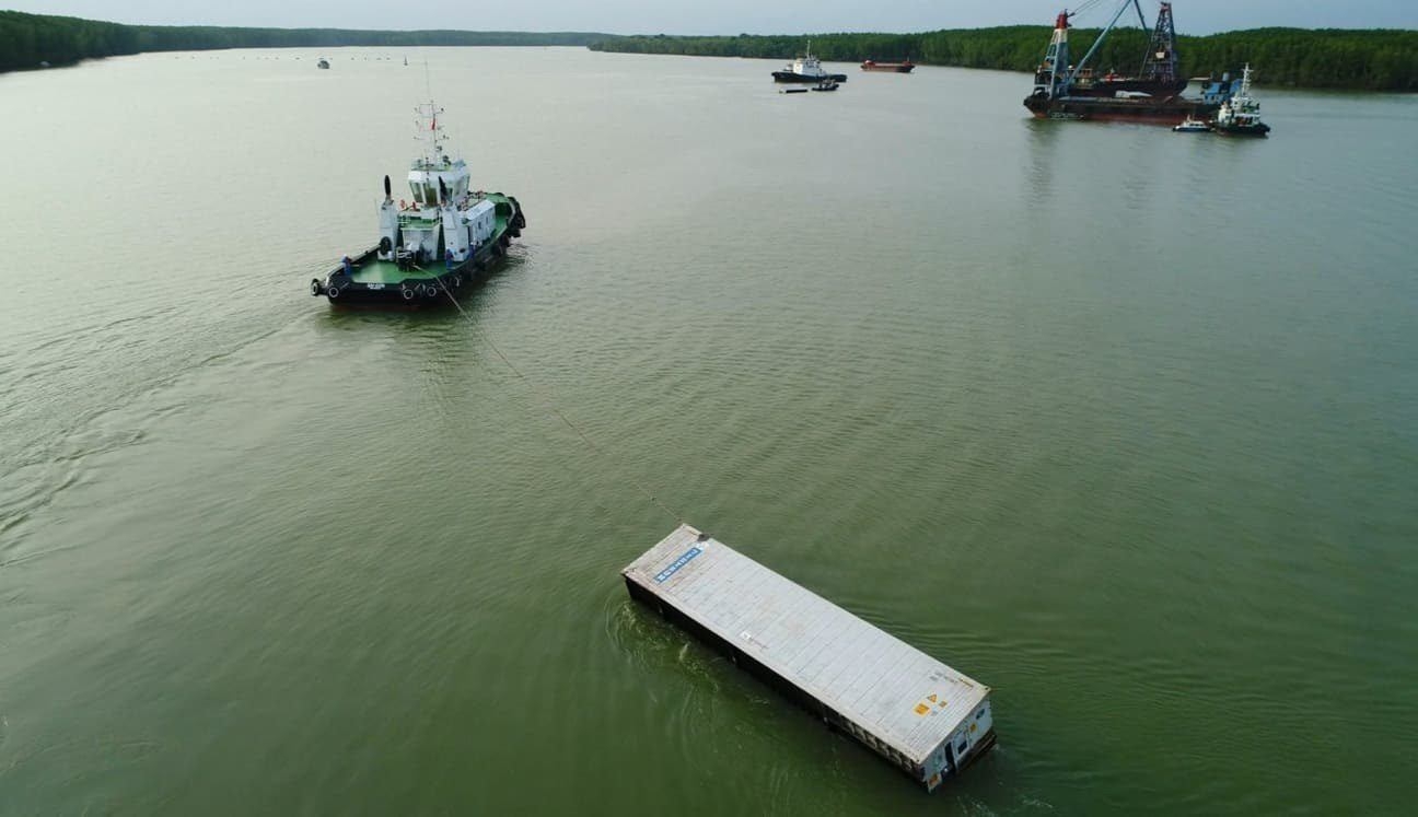 Vụ chìm tàu ở Cần Giờ: Phát hiện thêm 8 container dưới đáy sông Lòng Tàu