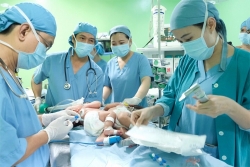 Những ca phẫu thuật tách rời các cặp song sinh thành công của Việt Nam