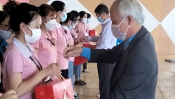 LĐLĐ tỉnh Lâm Đồng: Chương trình "Tết sum vầy", trao tặng 1.500 suất quà cho đoàn viên
